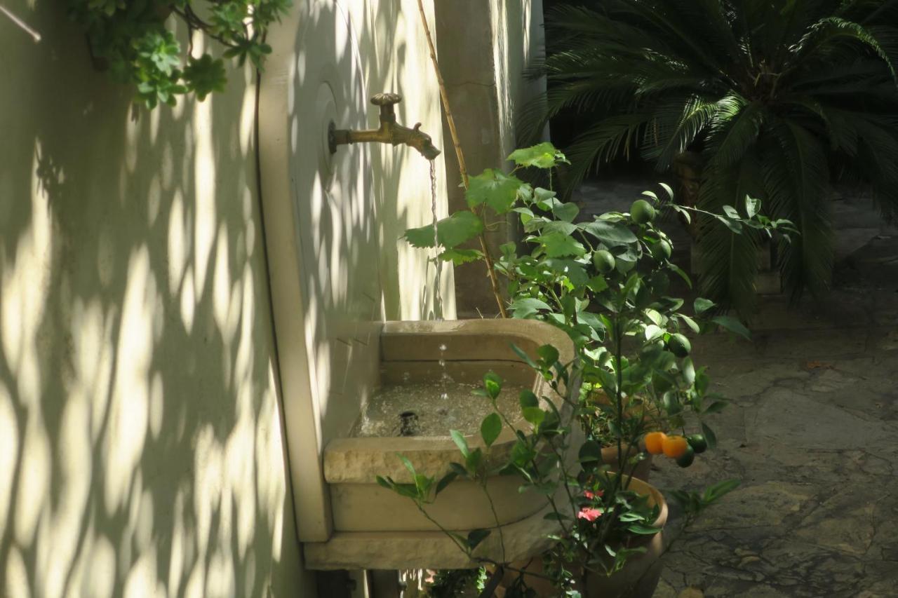 Tombe La Nefle Bed and Breakfast Avignon Buitenkant foto